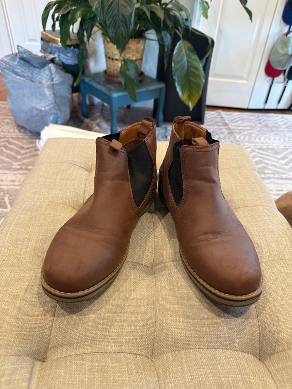 Izod Tan Brown Leather Chelsea Boots